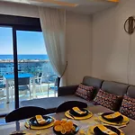 Luxury With Panoramic Sea View Emerald 아파트
