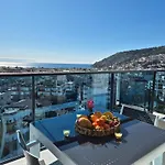 Luxury With Panoramic Sea View Emerald 아파트